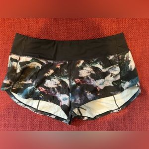 Lululemon Speed Up Shorts Size 6